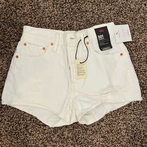 White Levi 501 denim shorts size 26